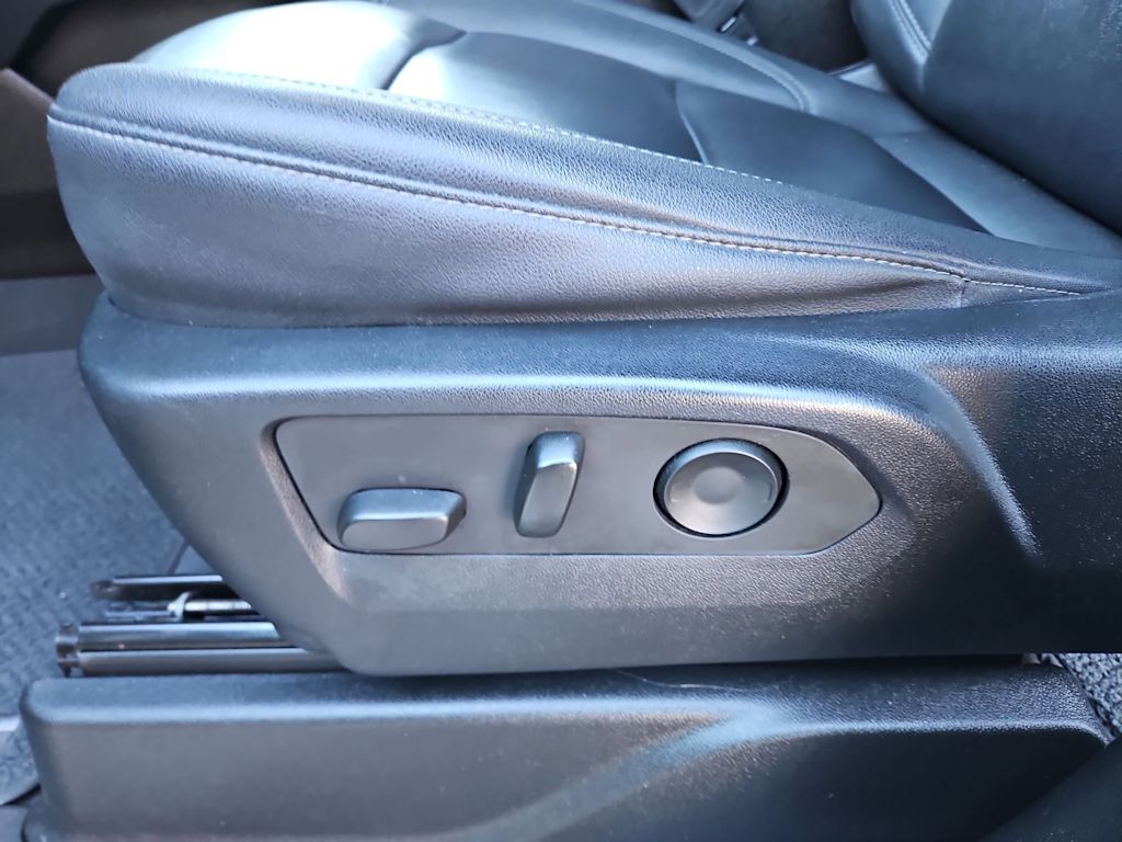 Thumbnail: 2023 Chevrolet Tahoe - 24