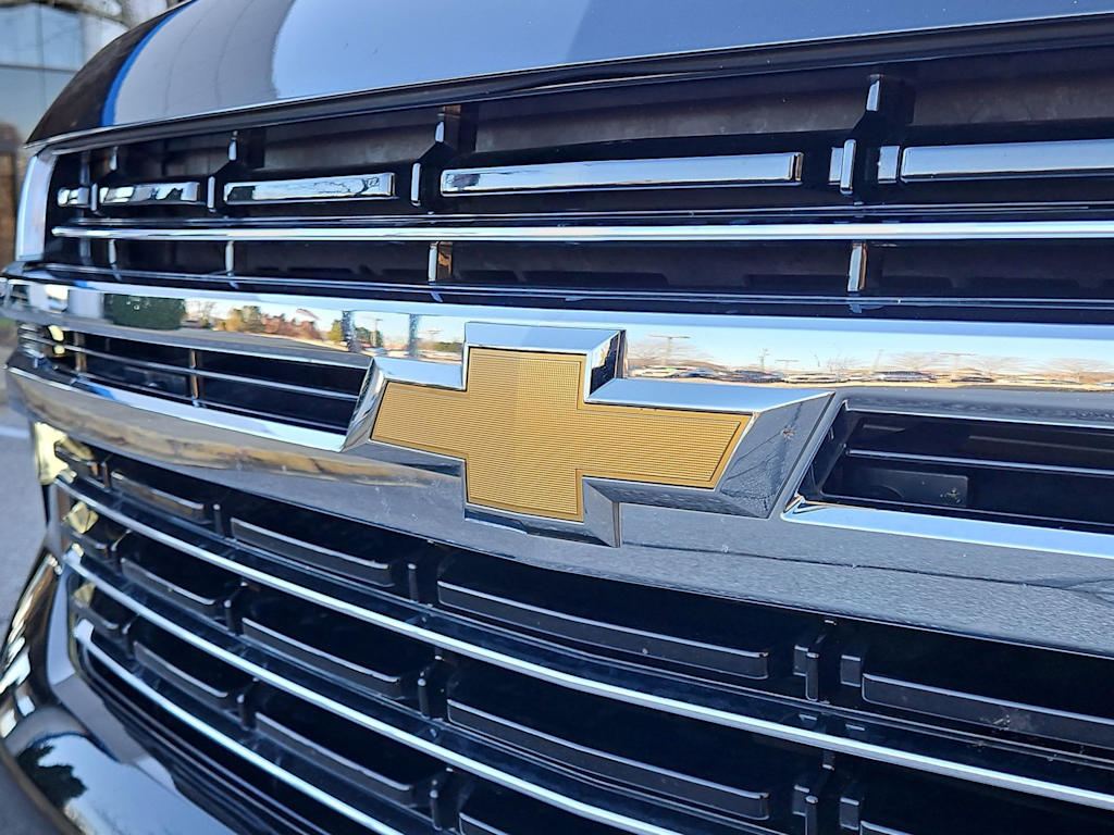 Thumbnail: 2023 Chevrolet Tahoe - 6