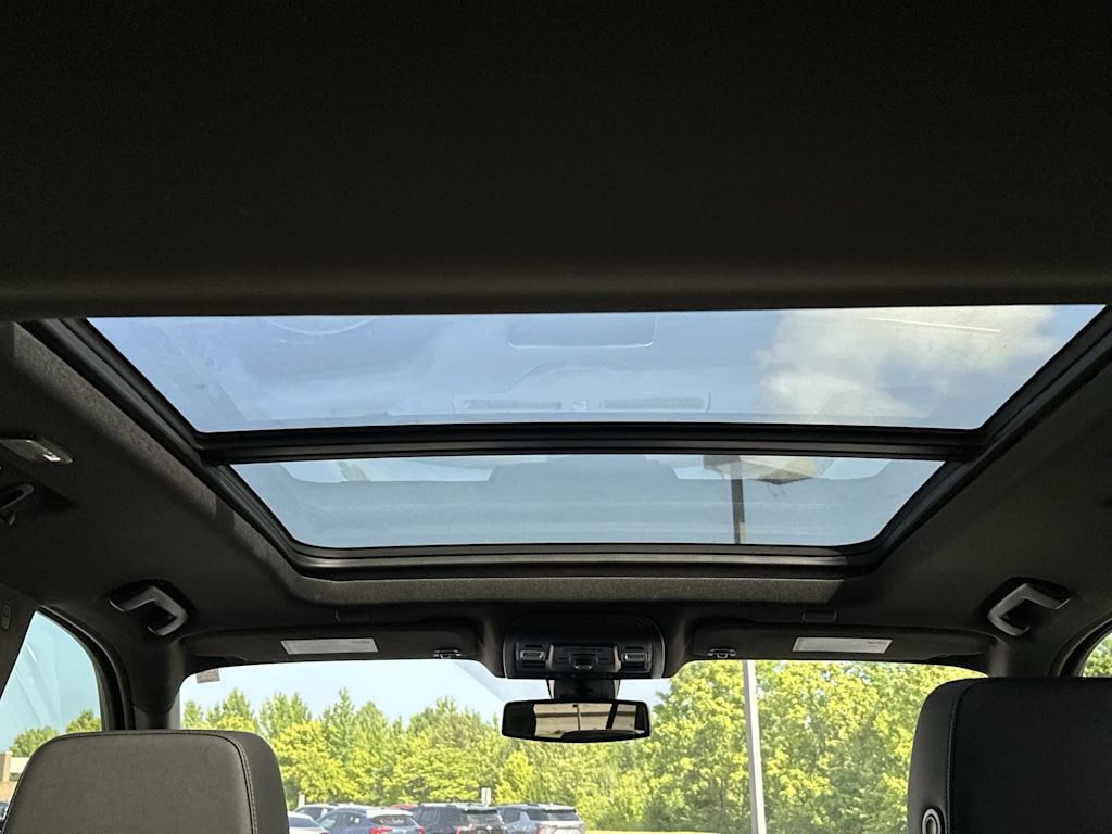 Thumbnail: 2022 Chevrolet Tahoe - 30
