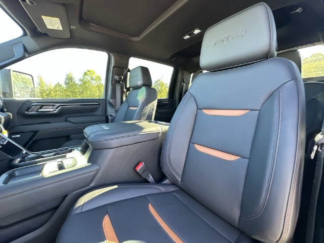 Thumbnail: 2026 GMC Sierra 2500 - 10
