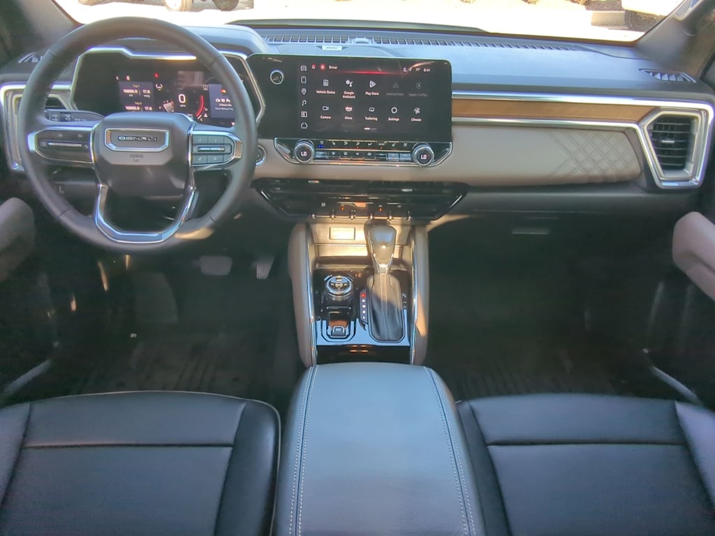 2024 GMC Canyon Denali 10