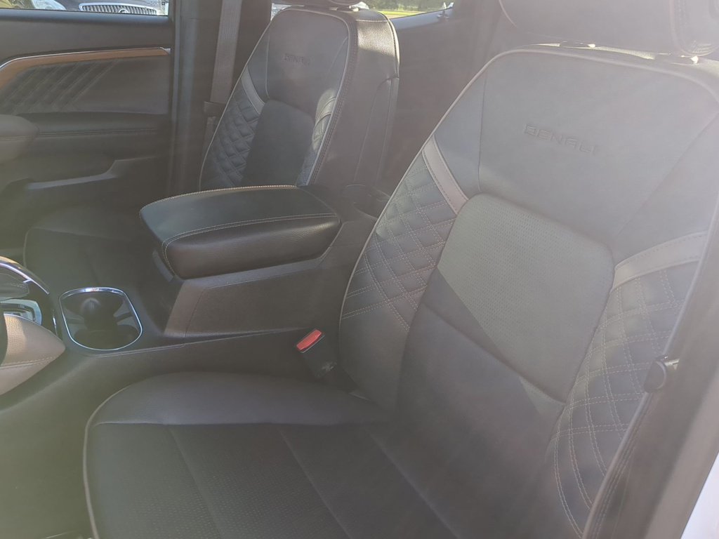 2024 GMC Canyon Denali 11