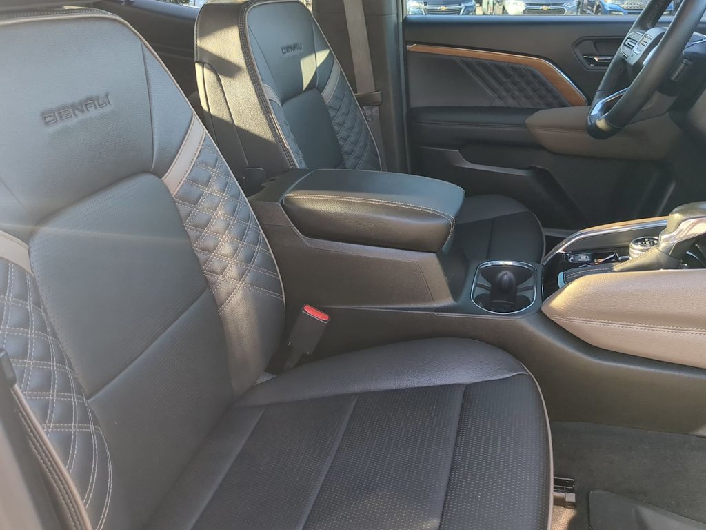 2024 GMC Canyon Denali 12