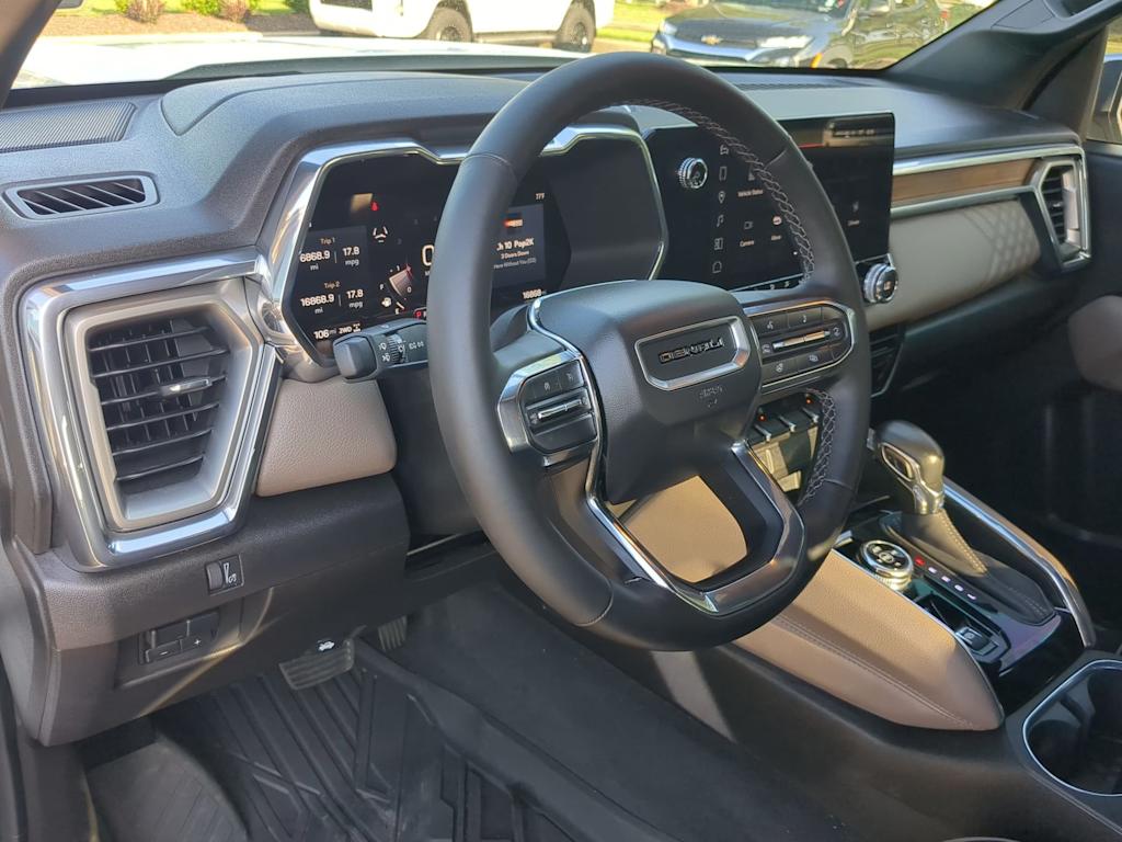 2024 GMC Canyon Denali 2