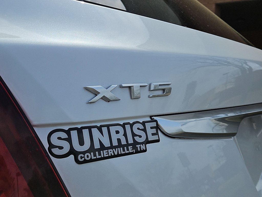 Thumbnail: 2024 Cadillac XT5 - 7