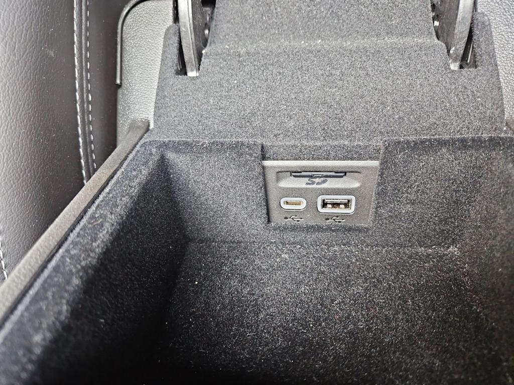 Thumbnail: 2024 Cadillac XT5 - 35