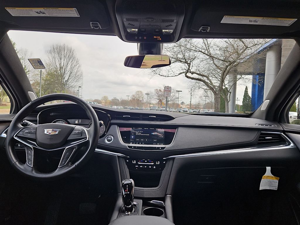 Thumbnail: 2024 Cadillac XT5 - 10