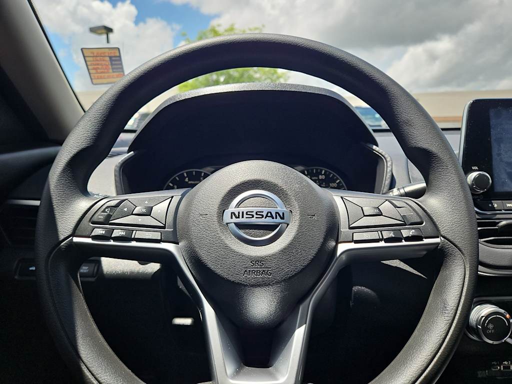 Thumbnail: 2021 Nissan Altima - 12
