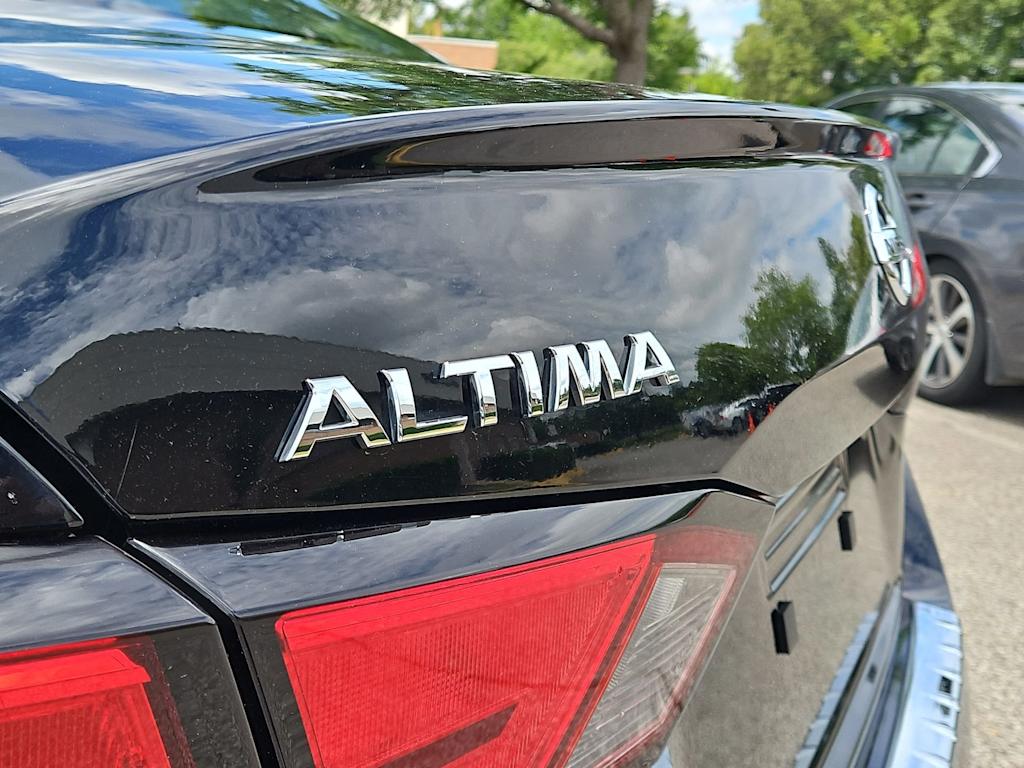 Thumbnail: 2022 Nissan Altima - 7