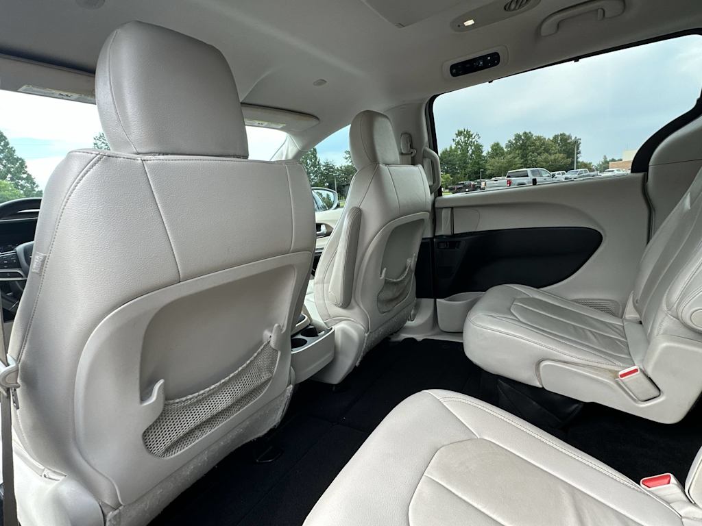 Thumbnail: 2017 Chrysler Pacifica - 40
