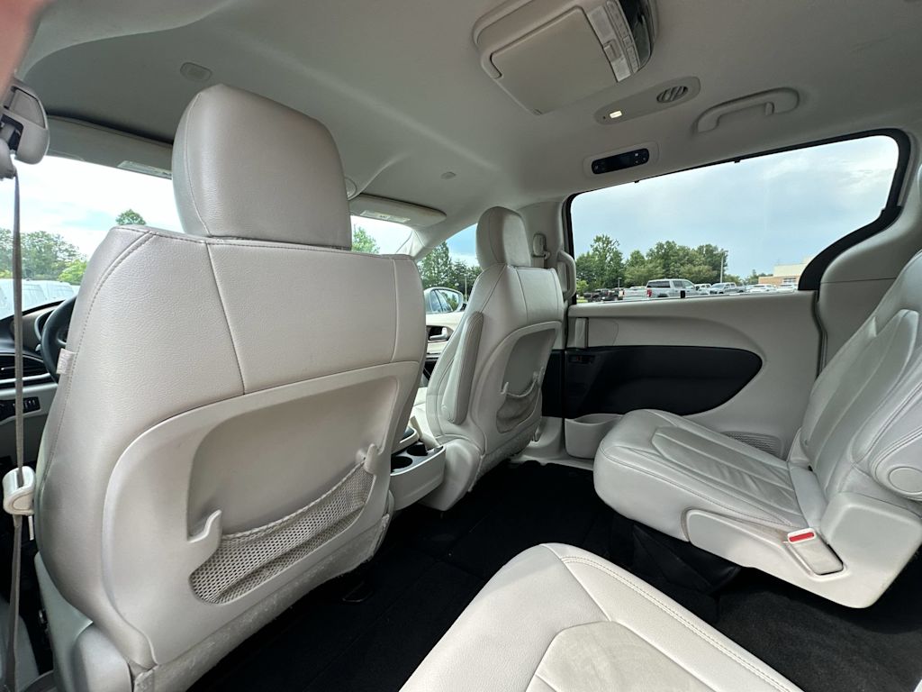 Thumbnail: 2017 Chrysler Pacifica - 13