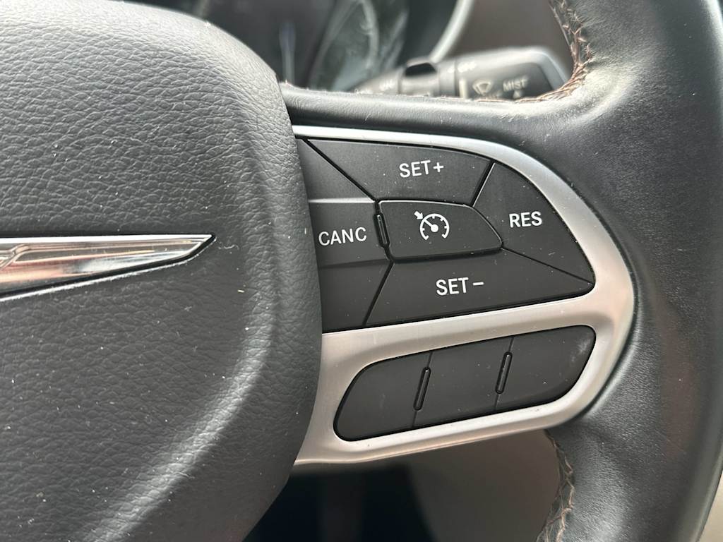 Thumbnail: 2017 Chrysler Pacifica - 32