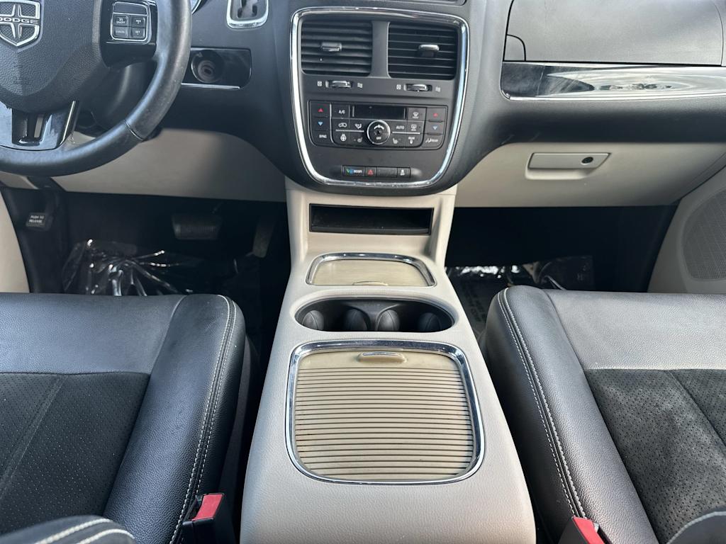 Thumbnail: 2016 Dodge Grand Caravan - 13