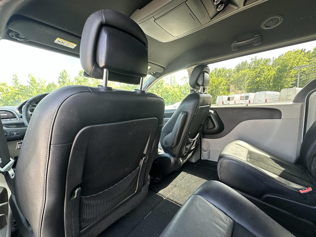Thumbnail: 2016 Dodge Grand Caravan - 12