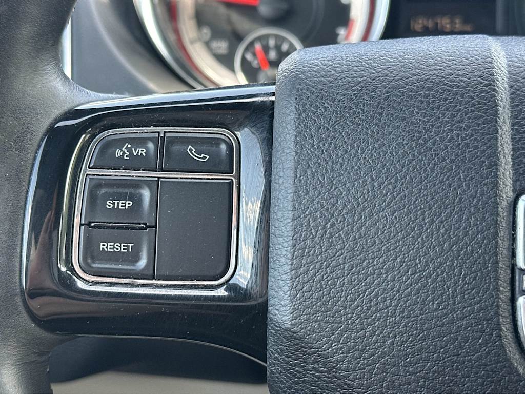 Thumbnail: 2016 Dodge Grand Caravan - 32