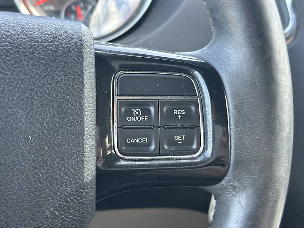 Thumbnail: 2016 Dodge Grand Caravan - 33