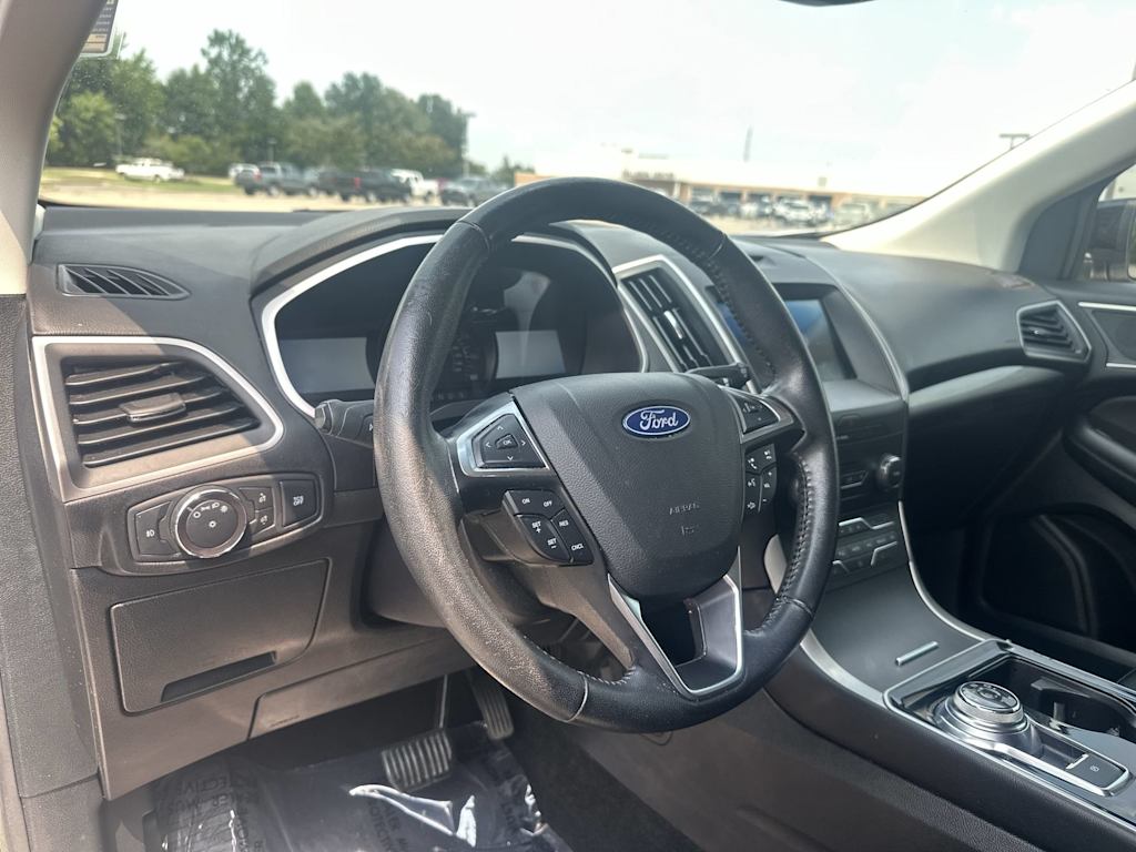 Thumbnail: 2019 Ford Edge - 2