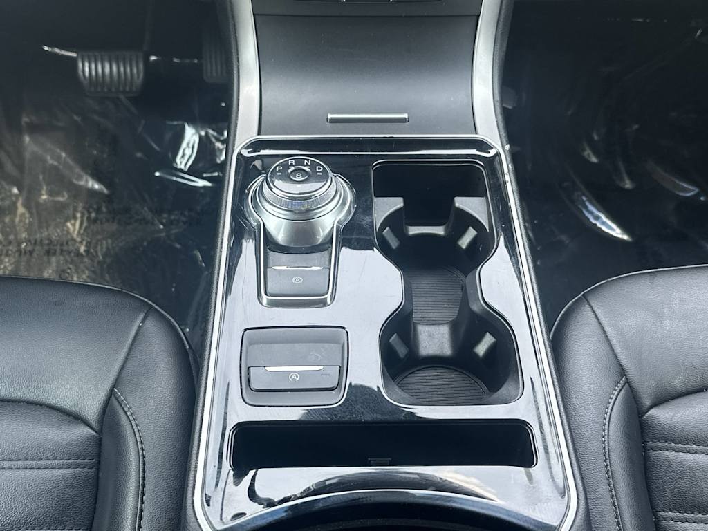 Thumbnail: 2019 Ford Edge - 15