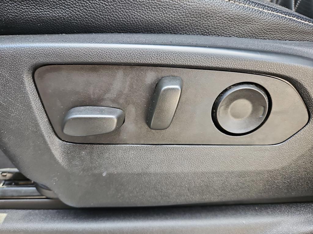 Thumbnail: 2023 Chevrolet Silverado 1500 - 24