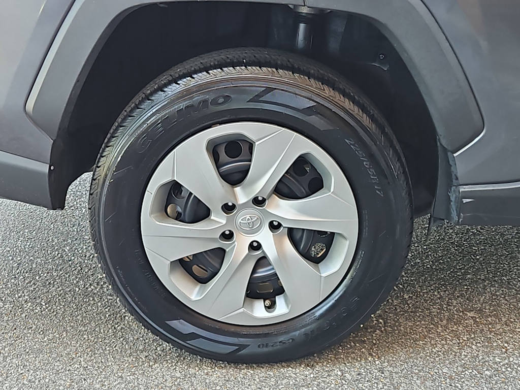 Thumbnail: 2021 Toyota RAV4 - 7