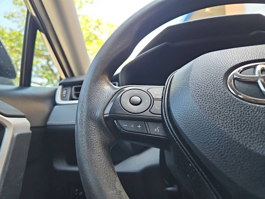 Thumbnail: 2021 Toyota RAV4 - 27