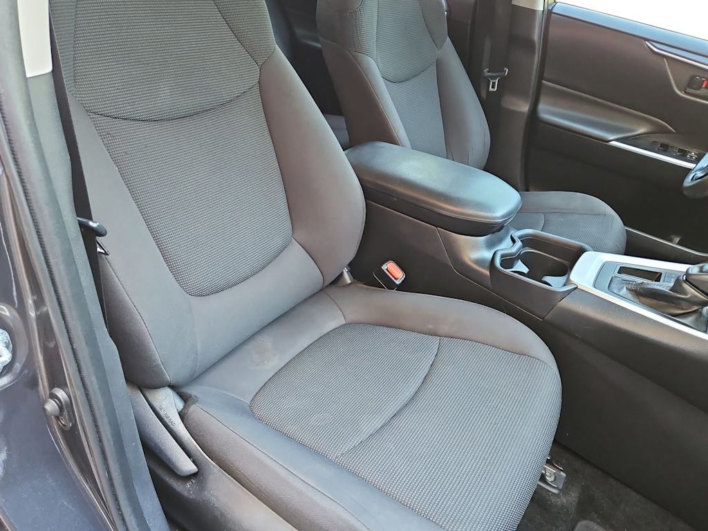 Thumbnail: 2021 Toyota RAV4 - 26
