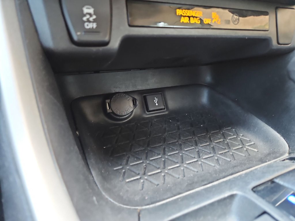 Thumbnail: 2021 Toyota RAV4 - 33