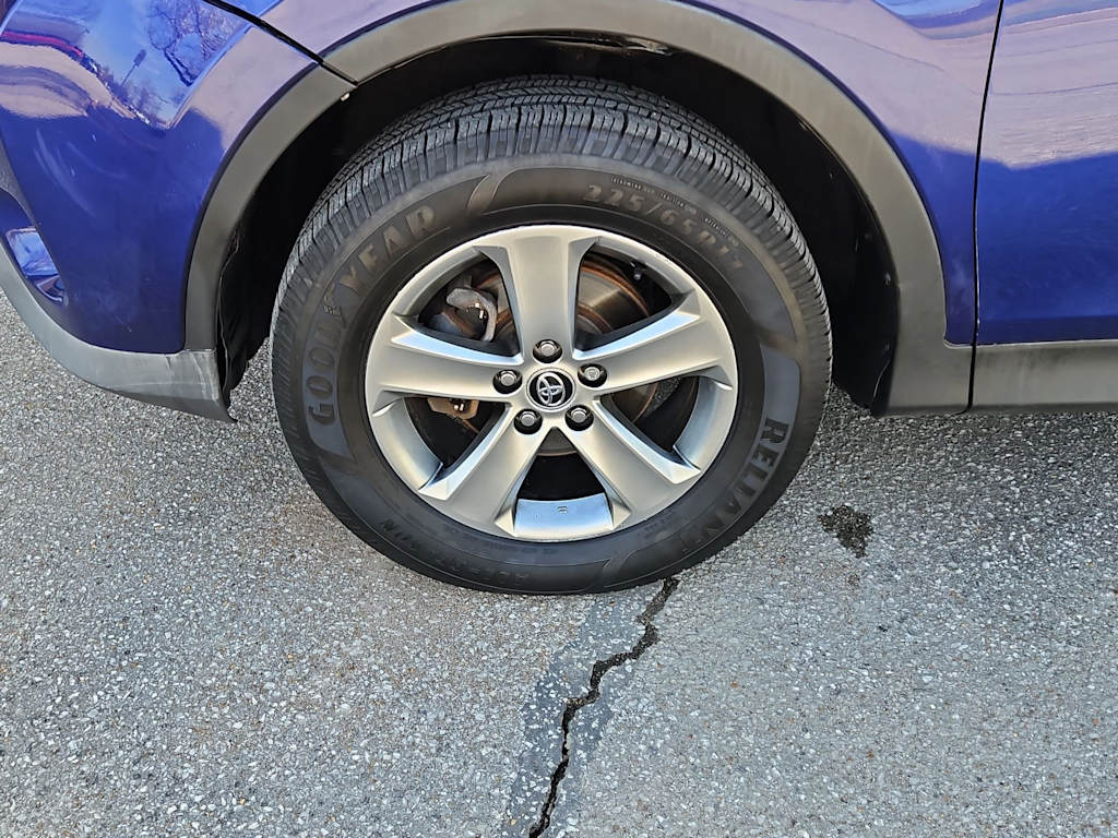 Thumbnail: 2015 Toyota RAV4 - 8