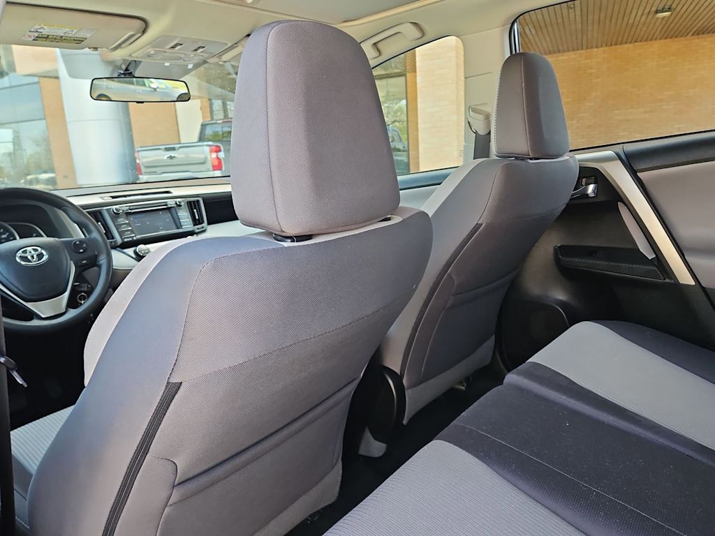 Thumbnail: 2015 Toyota RAV4 - 11