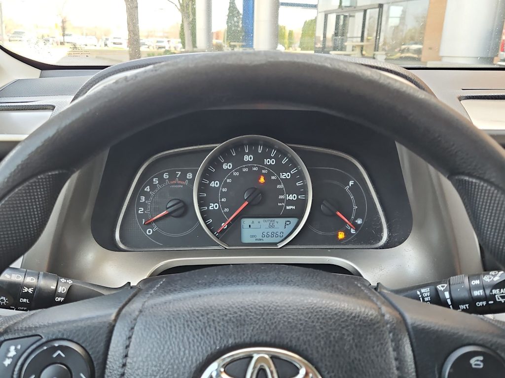 Thumbnail: 2015 Toyota RAV4 - 15