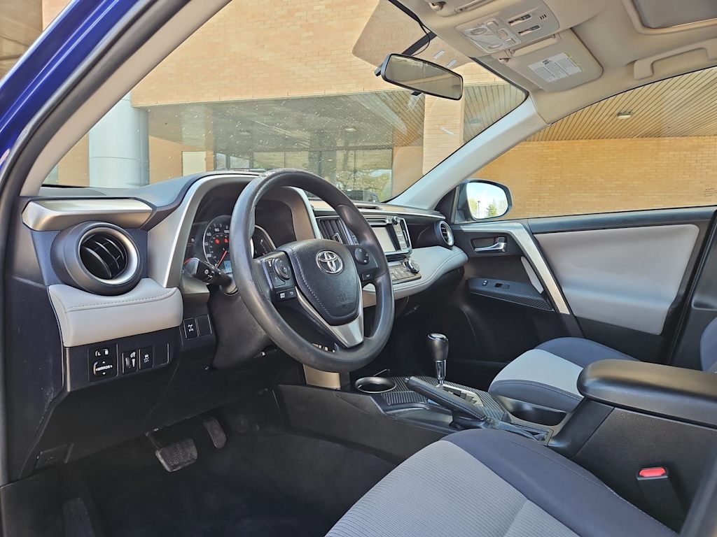 Thumbnail: 2015 Toyota RAV4 - 2