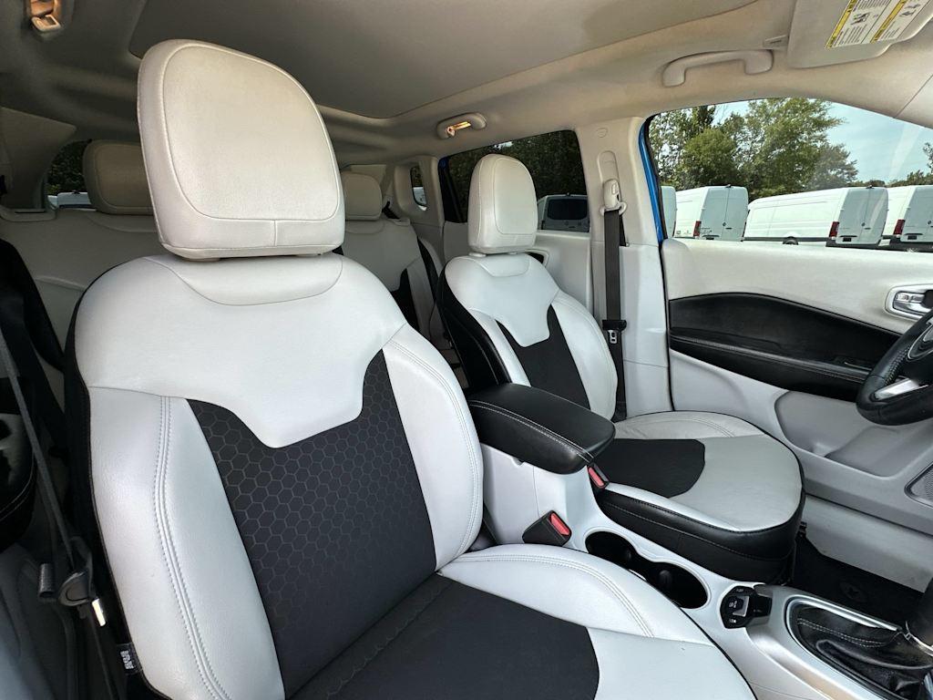 Thumbnail: 2019 Jeep Compass - 11