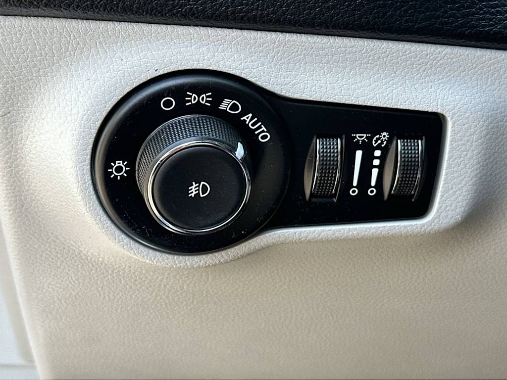 Thumbnail: 2019 Jeep Compass - 26