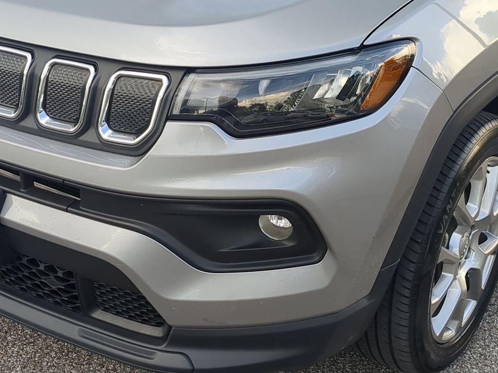 Thumbnail: 2022 Jeep Compass - 24