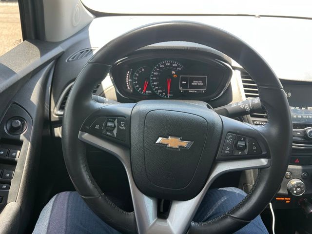 Thumbnail: 2017 Chevrolet Trax - 5