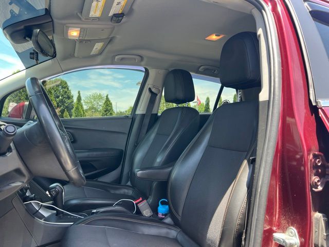Thumbnail: 2017 Chevrolet Trax - 6