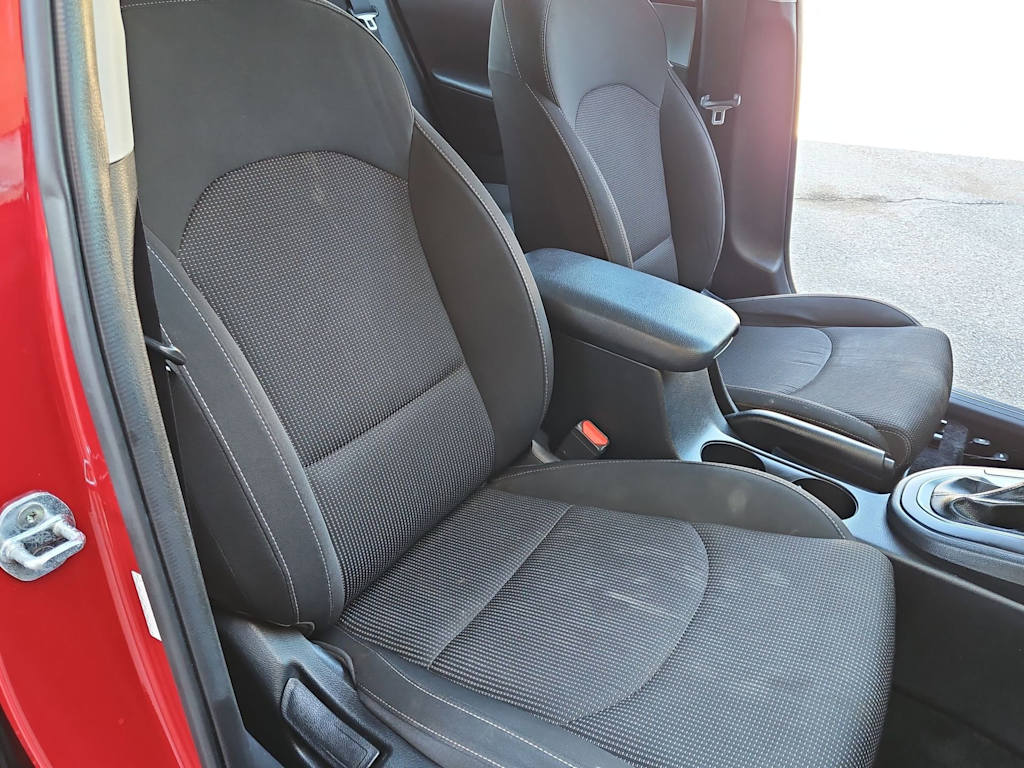 Thumbnail: 2021 Kia Forte - 27