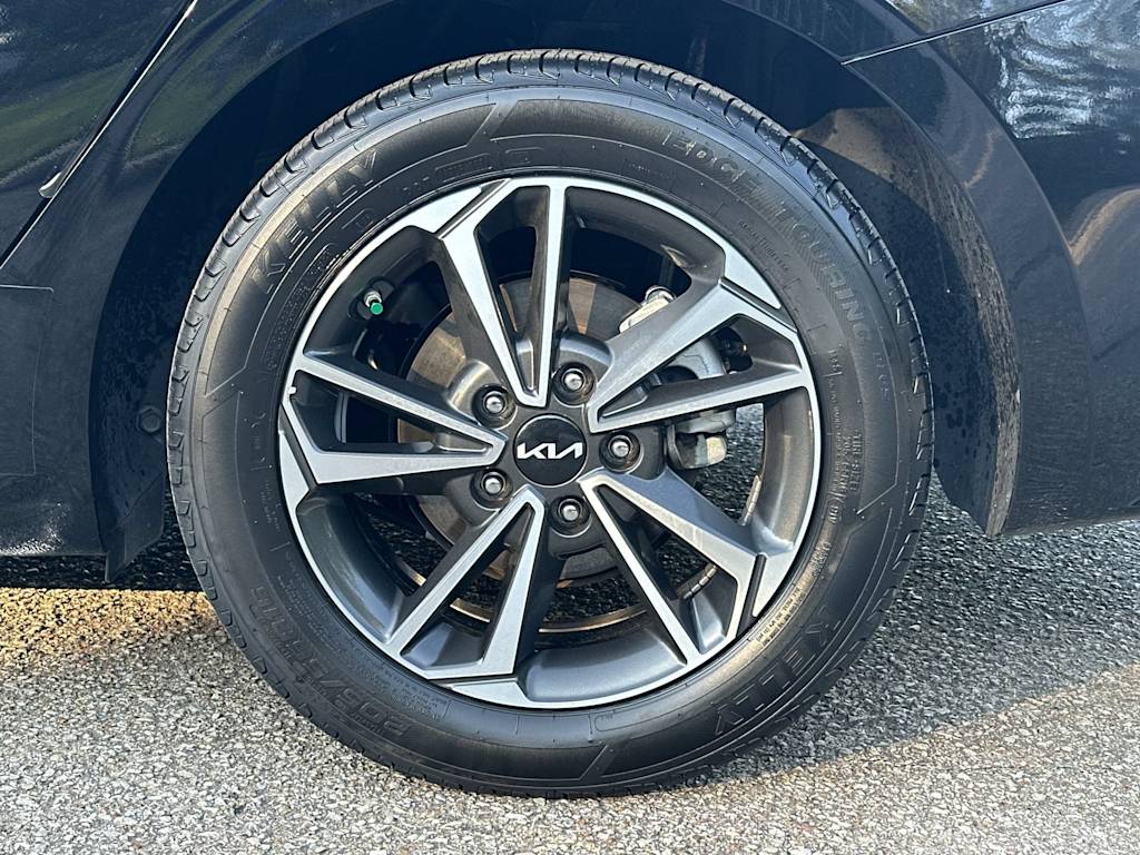 Thumbnail: 2024 Kia Forte - 8
