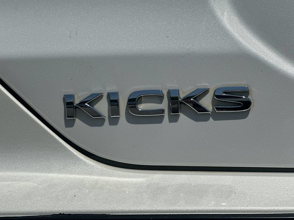 Thumbnail: 2022 Nissan Kicks - 25
