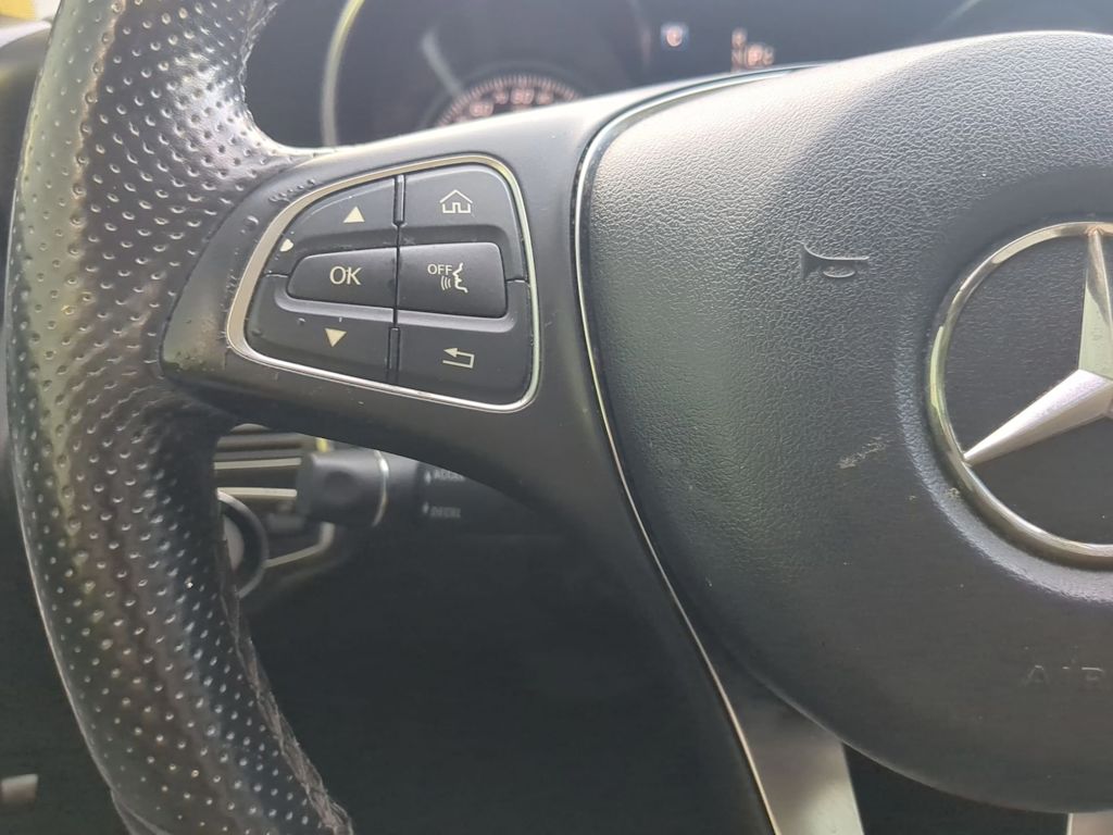 Thumbnail: 2015 Mercedes-Benz C-Class - 27