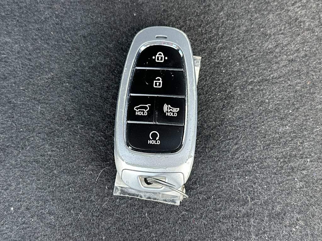 Thumbnail: 2023 Hyundai Santa Fe - 18