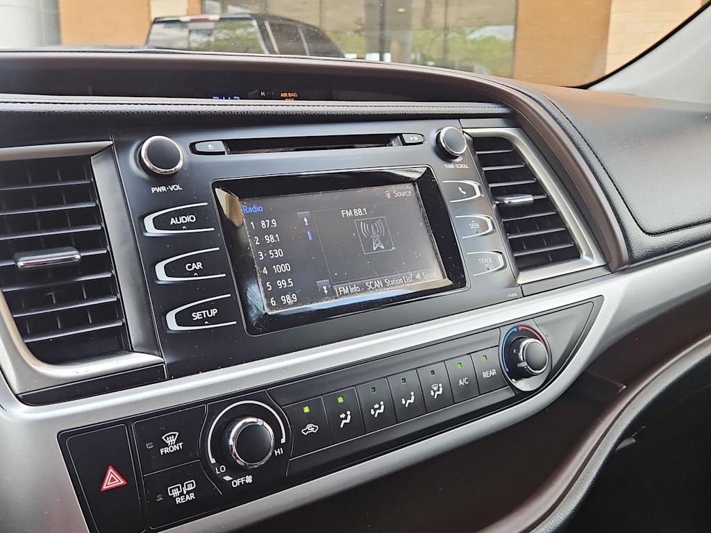 Thumbnail: 2019 Toyota Highlander - 32