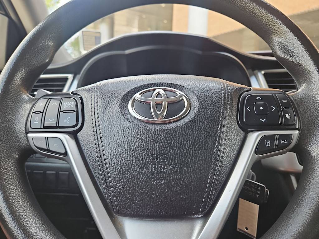 Thumbnail: 2019 Toyota Highlander - 27