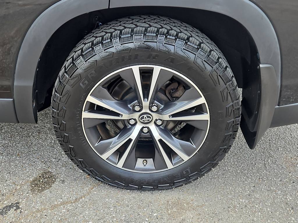 Thumbnail: 2019 Toyota Highlander - 7