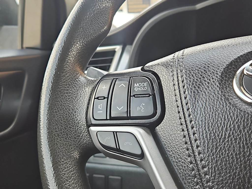 Thumbnail: 2019 Toyota Highlander - 28