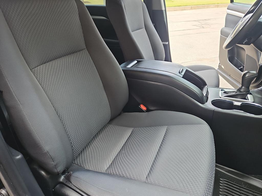 Thumbnail: 2019 Toyota Highlander - 11