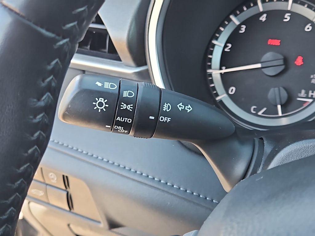 Thumbnail: 2023 Toyota Highlander - 33