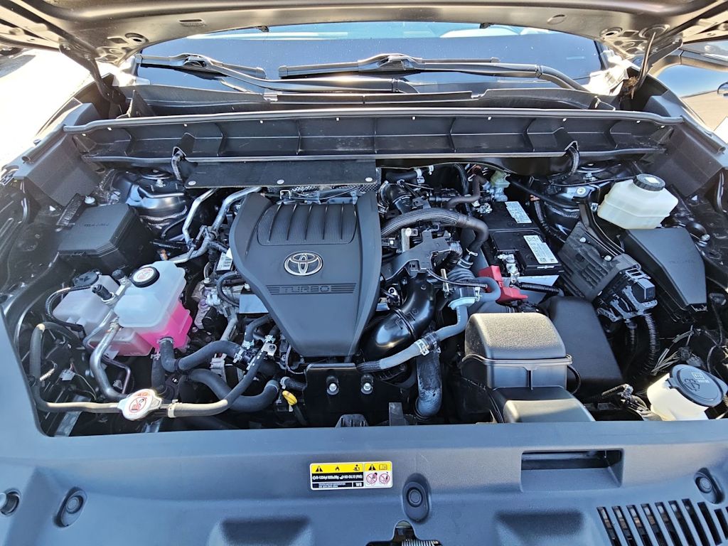 Thumbnail: 2023 Toyota Highlander - 9