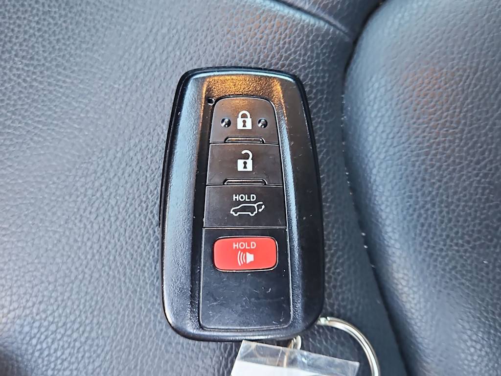 Thumbnail: 2023 Toyota Highlander - 19