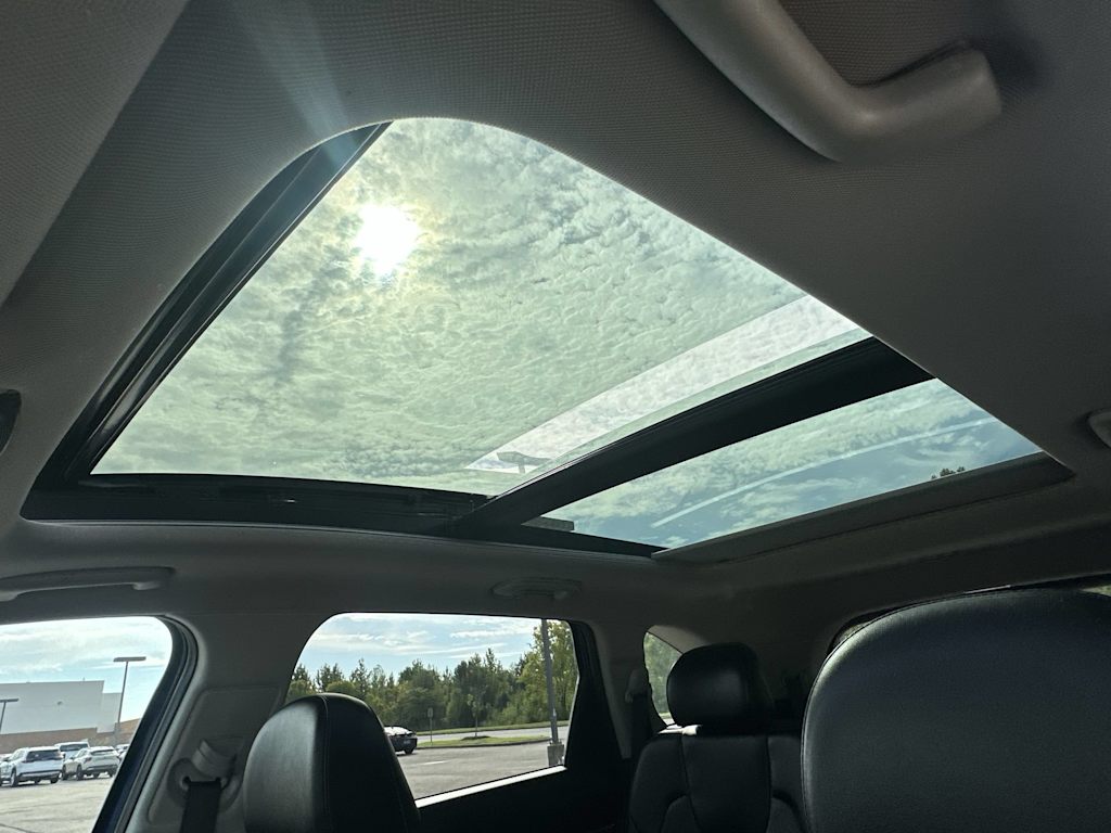 Thumbnail: 2023 Kia Sorento - 25